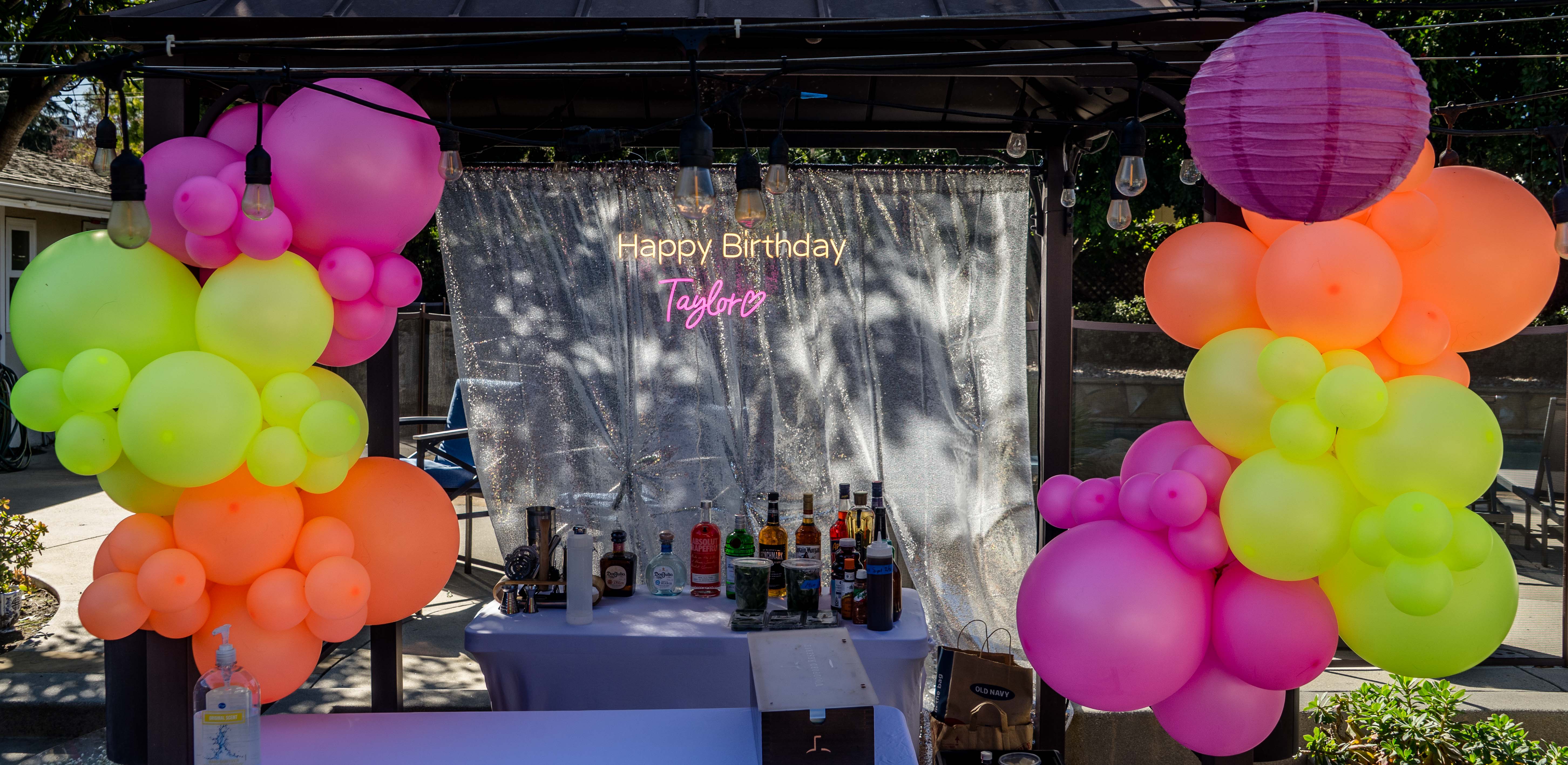 Custom decor and balloon arches